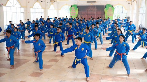  Khai giảng lớp tập huấn bồi dưỡng chuyên môn và trọng tài Vovinam khu vực Đông Nam bộ mở rộng năm 2025 tại Bình Dương