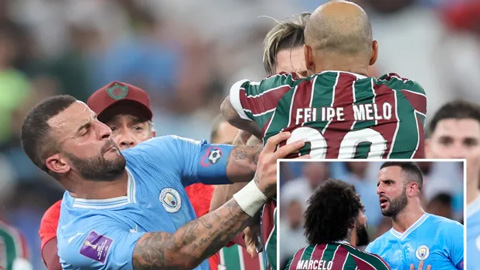  Man City suýt hỏng lễ ăn mừng vì một pha hỗn chiến