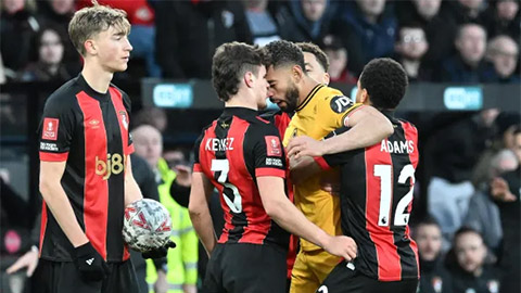  Cunha lãnh thẻ đỏ vì pha ‘thiết đầu công’