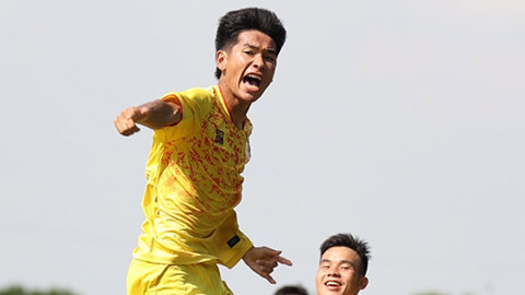  Một cầu thủ 18 tuổi của Việt Nam có thể sang châu Âu