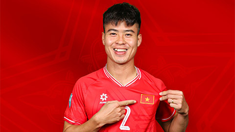  Duy Mạnh được vinh danh giải thưởng cao quý trước trận gặp Lào