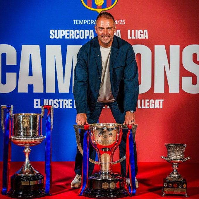 Flick khép lại mùa đầu dẫn dắt Barca với cú ăn ba quốc nội