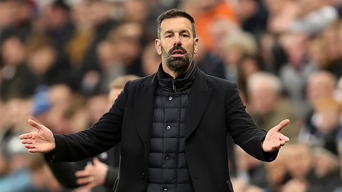  Van Nistelrooy âm thầm chia tay Leicester