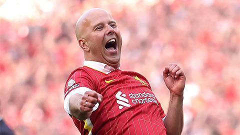  Arne Slot tự coi mình là 'Người duy nhất'