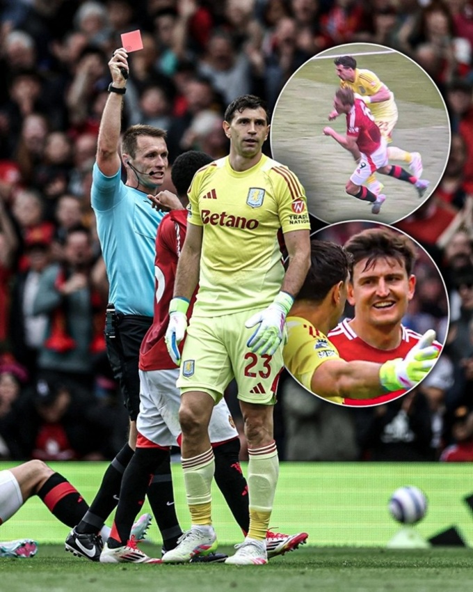 Thủ thành Martinez của Aston Villa bị đuổi khỏi sân ở cuối hiệp 1 trận đấu với MU