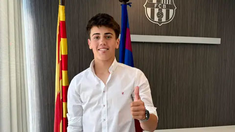  Barca ký hợp đồng chuyên nghiệp với tài năng trẻ Roberto Tomas