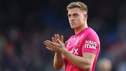  Vì sao Liam Delap chọn gia nhập Chelsea thay vì MU?