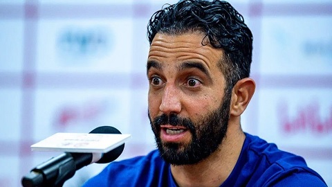  MU cần một cái lỗ để chui xuống