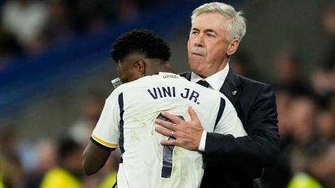  'Mở khóa' Vinicius? Không Ancelotti thì còn ai?