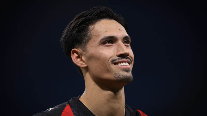 Bán Reijnders giúp Milan có được khoản kinh phí lớn