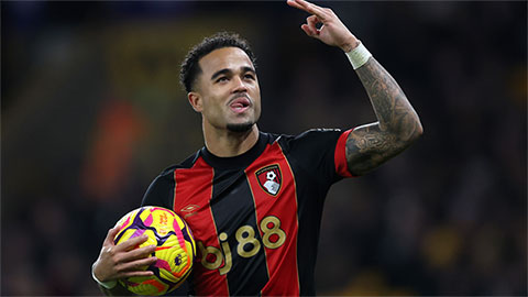  MU tranh Kluivert với hàng loạt 'ông lớn' ở Premier League