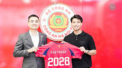  Văn Thanh ký 3 năm với CAHN