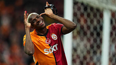  Victor Osimhen từ chối mức lương 35 triệu euro mỗi năm tại Saudi Arabia