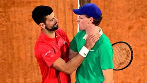  Tiết lộ đặc biệt: Djokovic ‘tự bắn vào chân’, giúp Sinner trở thành số 1 thế giới