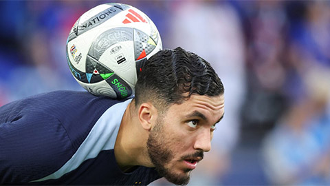  Rayan Cherki đến Man City để đoạt Quả Bóng Vàng