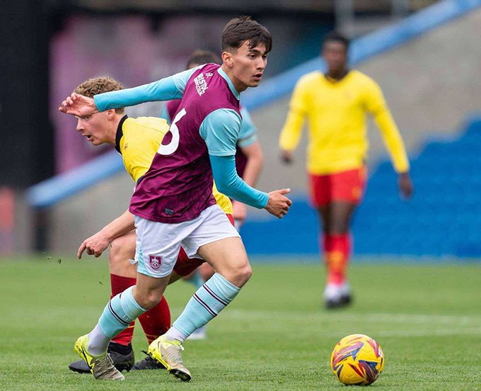 Brandon Ly về V.League chơi bóng