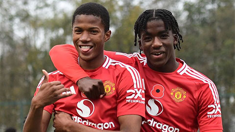  MU cười vào mặt Arsenal 