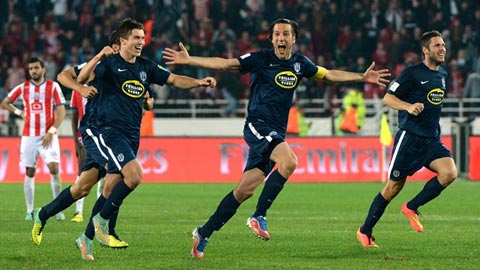  Auckland City muốn khoá miệng Harry Kane