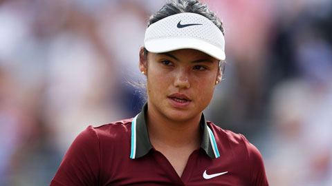  Mỹ nhân quần vợt Emma Raducanu rùng mình sợ hãi vì bị theo dõi ở Dubai