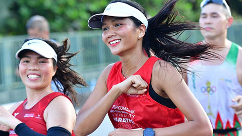  Trước khi mang bầu, Hoa hậu H'Hen Niê từng 'cháy' như thế này trên đường chạy marathon
