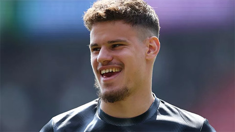  Bố Kerkez xác nhận thỏa thuận với Liverpool sắp hoàn tất