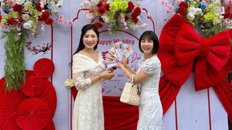  Hoa khôi bóng chuyền Phạm Thị Yến kết hôn ở tuổi 40