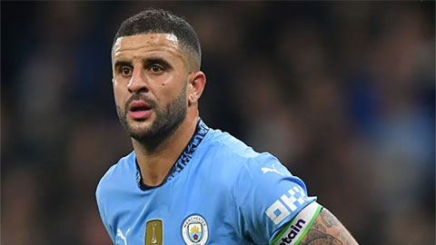  Kyle Walker chọn ở lại Ngoại hạng Anh, đối đầu Man City