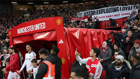  MU chọc giận người hâm mộ với hành động khó chấp nhận