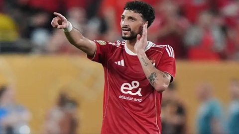  Tiền đạo người Palestine lập kỳ tích sánh ngang Pele