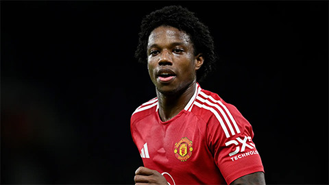  MU khốn khổ tìm đối tác mua 'hậu vệ bị lãng quên'