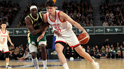  'Jokic' Trung Quốc Yang Hansen cao 2m18 phá dớp 18 năm, chính thức góp mặt tại NBA