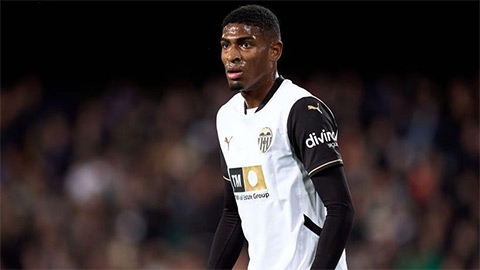  Arsenal đạt thỏa thuận chiêu mộ hậu vệ từ La Liga