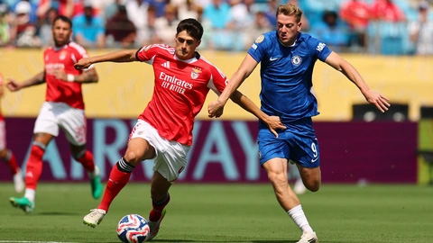  Trận Chelsea vs Benfica rơi vào tình cảnh như giải hạng Nhì Việt Nam