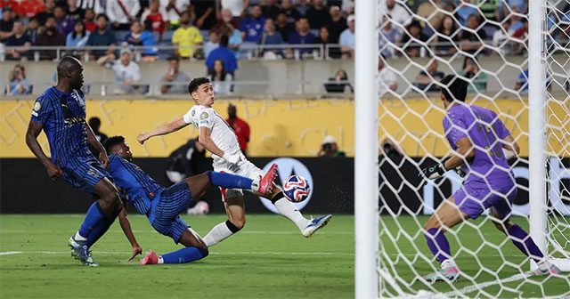 Foden làm tung lưới Al Hilal chỉ vài phút sau khi vào sân thay người