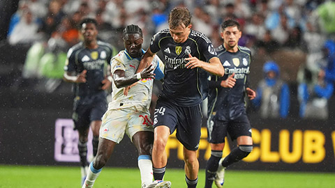  Dean Huijsen, trung vệ ‘chia bài’