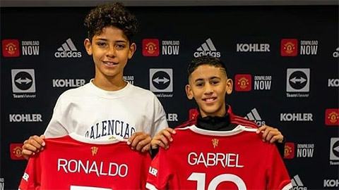  Thần đồng 14 tuổi của MU được ví như ‘Tiểu Messi’ là ai?