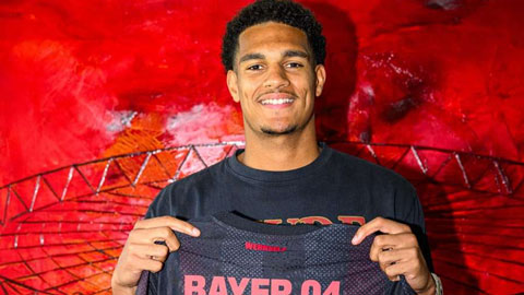  Bayer Leverkusen chiêu mộ thành công trung vệ Jarell Quansah từ Liverpool
