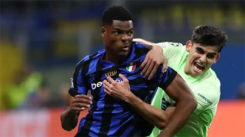  Barca tính mua hậu vệ từng khiến mình khổ sở