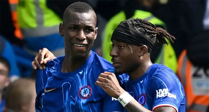 Atletico đang quan tâm đến Madueke và Jackson