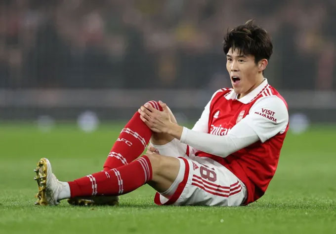 Tomiyasu liên tục gặp chấn thương trong thời gian khoác áo Arsenal
