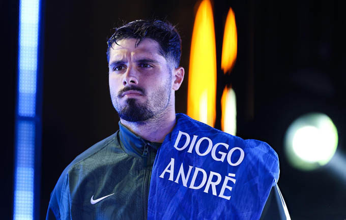 Pedro Neto muốn vô địch vì Diogo Jota