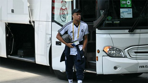  Vì sao trận PSG vs Real Madrid bị hoãn lại 10 phút?