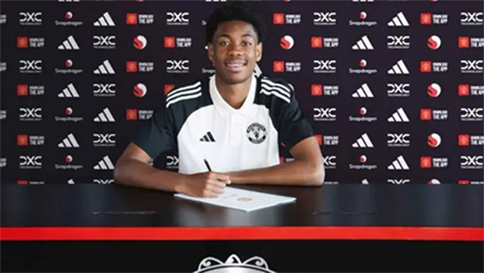 MU chính thức ký hợp đồng với tài năng 18 tuổi của Le Havre và U18 Pháp