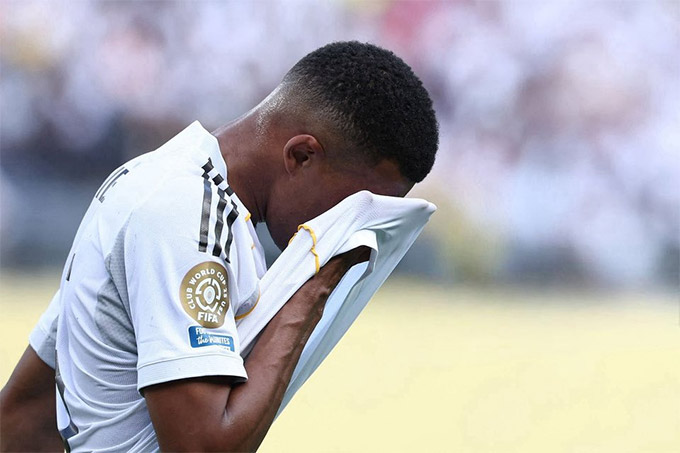 Mbappe cùng Real dừng chân tại bán kết trước PSG hoàn hảo của Lucho