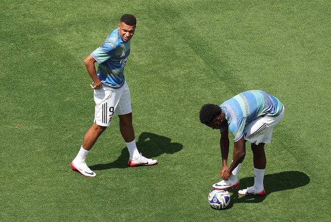 Vinicius Jr và Kylian Mbappe khó đá cặp với nhau