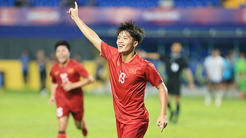  Quốc Việt, 'Vua giải trẻ' có mất ngai vàng tuổi teen?