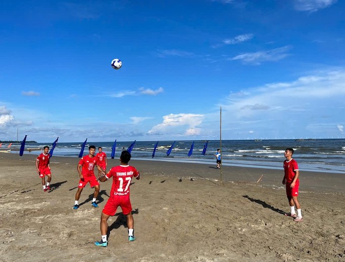 Hải Phòng với buổi tập thư giãn tại biển Móng Cái. Ảnh: CTV