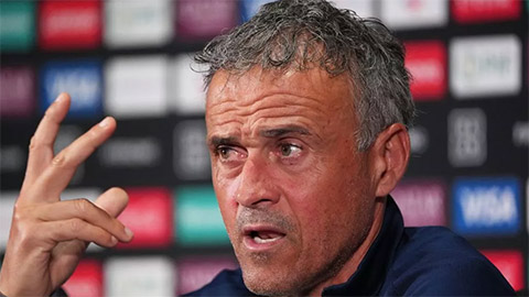  Luis Enrique nắn gân cầu thủ PSG trước trận gặp Chelsea