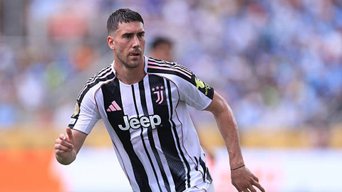  Dusan Vlahovic từ chối tới MU