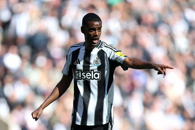 Newcastle sẽ không bán Isak